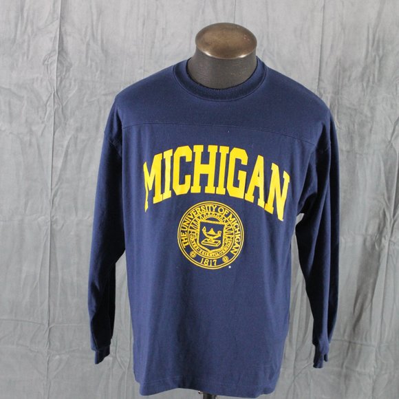 Vintage Graphic Shirt - Univiersity of Michigan Coat of Arms - Men's Large - Picture 3 of 8